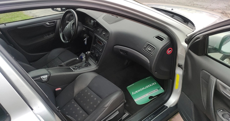 Volvo V70 cena 12999 przebieg: 249000, rok produkcji 2005 z Wieruszów małe 667